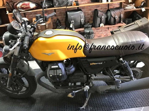 Guzzi V7 3 Stone - Fascia Serbatoio - TM cuciture gialle - immagine 4