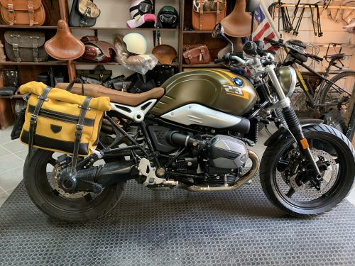 Borsa laterale per BMW RnineT - Roller Bag pelle Scamosciato Giallo e vitello nero con telaio UNIT e sgancio rapido ClickFix - immagine 2