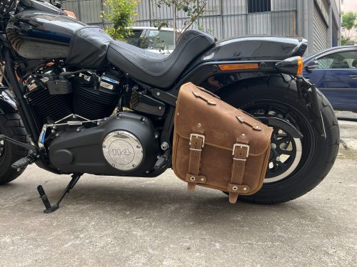 Borsa laterale per Harley Davidson Fat Bob 2020 - Fat Bag Triangolo - in Cuoio vintage ingrassato - immagine 4