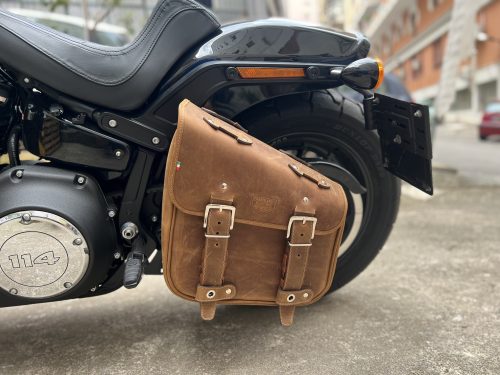 Borsa laterale per Harley Davidson Fat Bob 2020 - Fat Bag Triangolo - in Cuoio vintage ingrassato - immagine 5