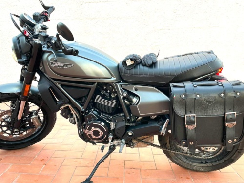 Borse laterali per Ducati Scrambler - Little Bag Coppia nere - con telai Cafè e sgancio rapido ClickFix - immagine 6