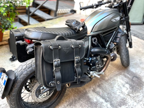 Borse laterali per Ducati Scrambler - Little Bag Coppia nere - con telai Cafè e sgancio rapido ClickFix - immagine 4